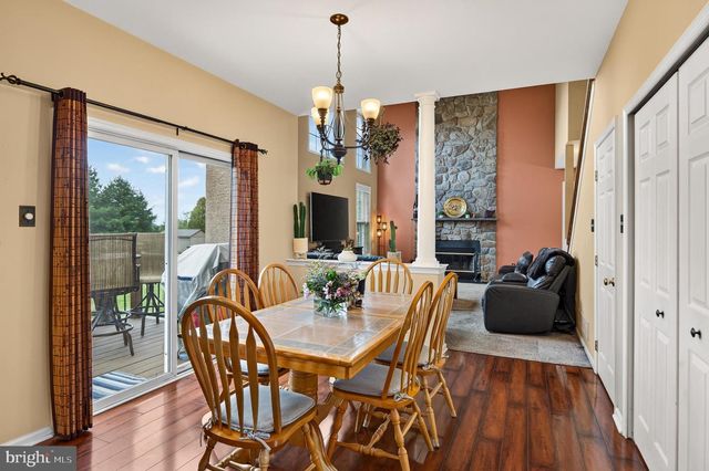 10 SURREY LN, Royersford, PA 19468