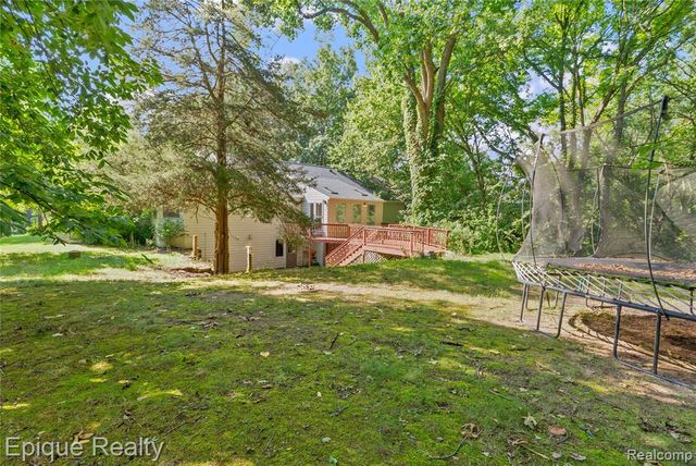 7667 Prairie Court, Brighton, MI 48116