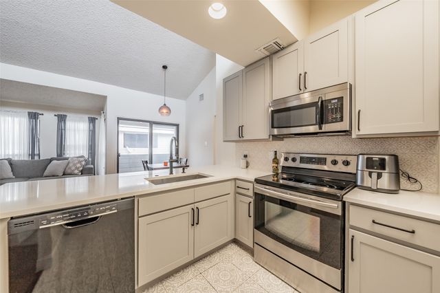 17490 Meandering Way 1709, Dallas, TX 75252