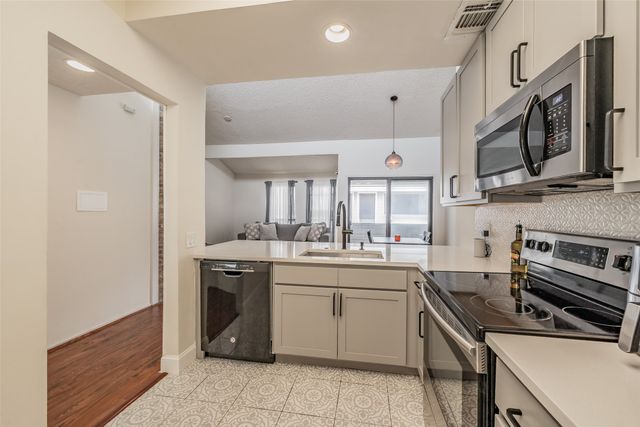 17490 Meandering Way 1709, Dallas, TX 75252