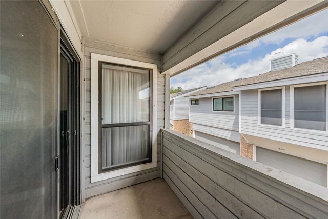 17490 Meandering Way 1709, Dallas, TX 75252