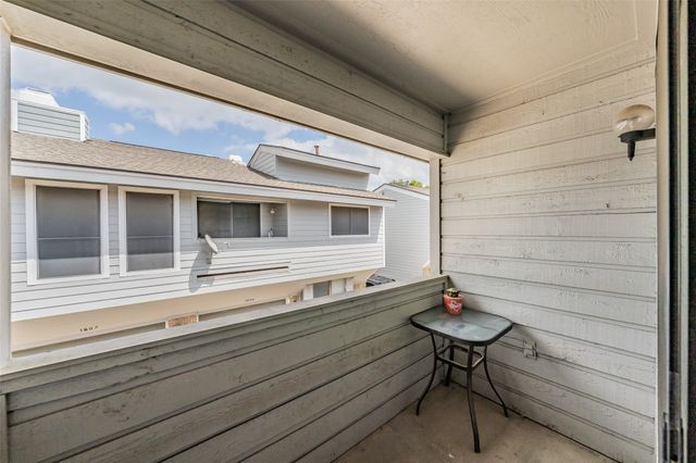 17490 Meandering Way 1709, Dallas, TX 75252