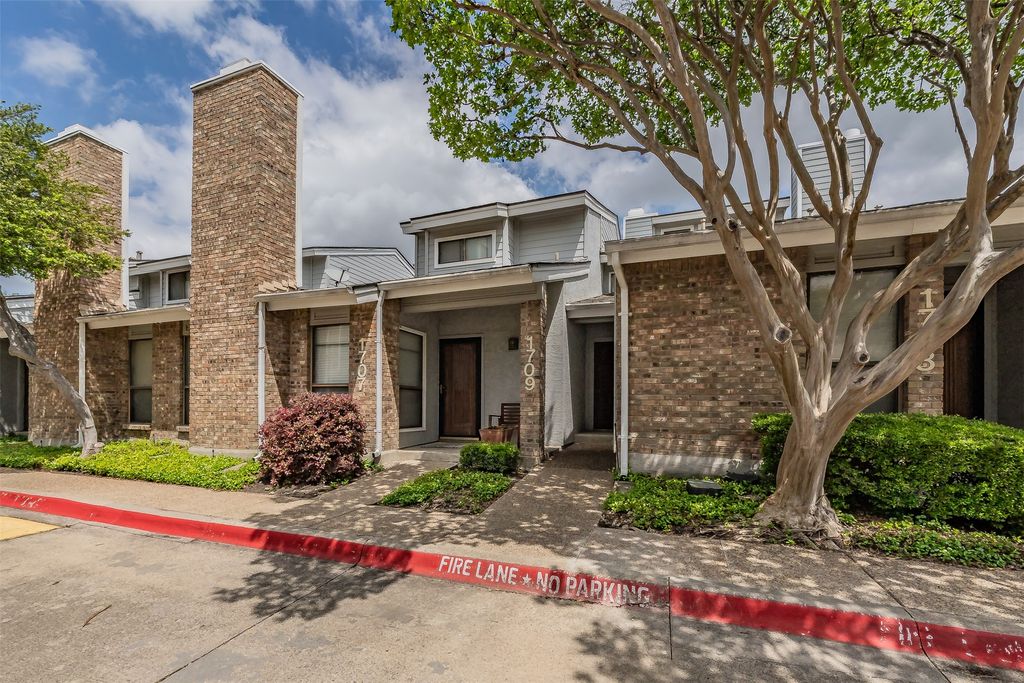 17490 Meandering Way 1709, Dallas, TX 75252