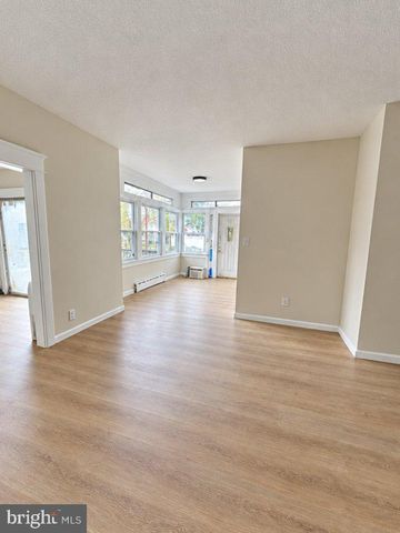 17 N BROWN ST, Gloucester City, NJ 08030