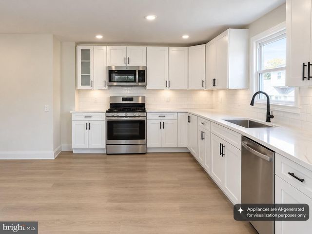 17 N BROWN ST, Gloucester City, NJ 08030
