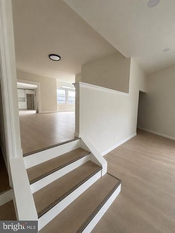 17 N BROWN ST, Gloucester City, NJ 08030