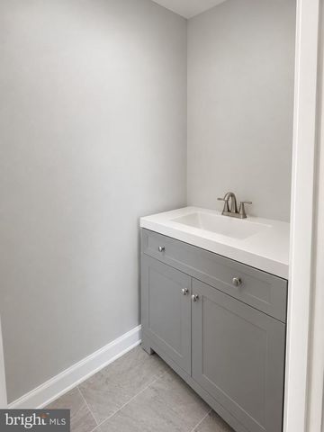 17 N BROWN ST, Gloucester City, NJ 08030