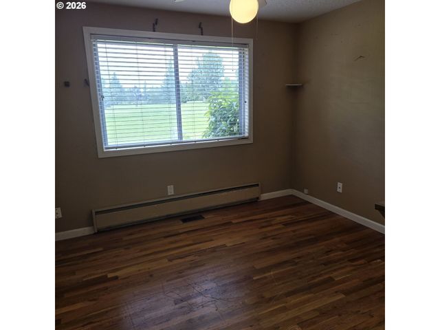 2215 COUNTRY CLUB Ter, Woodburn, OR 97071