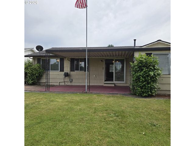 2215 COUNTRY CLUB Ter, Woodburn, OR 97071