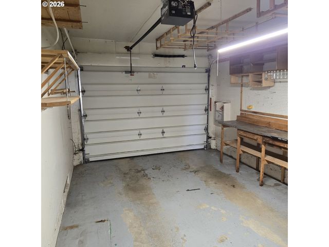 2215 COUNTRY CLUB Ter, Woodburn, OR 97071