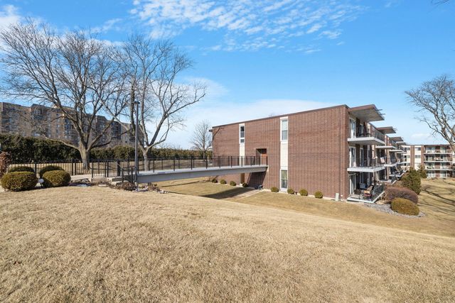 5540 Walnut Avenue 6B, Downers Grove, IL 60515