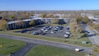 5540 Walnut Avenue 6B, Downers Grove, IL 60515