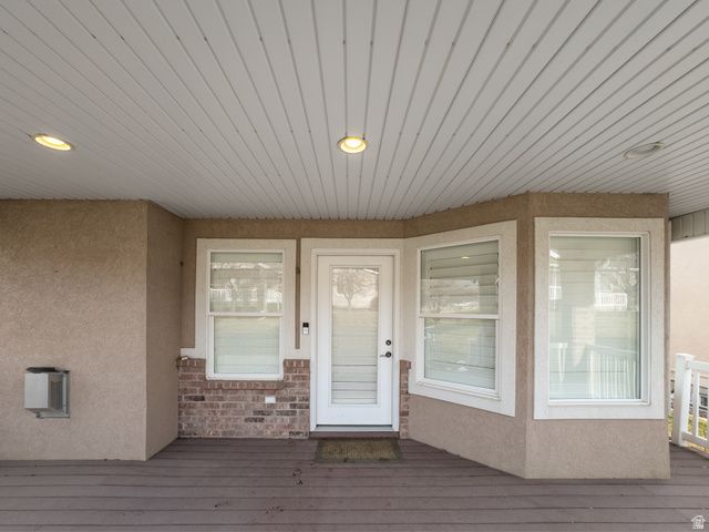 572 E 2250 N, North Ogden, UT 84414