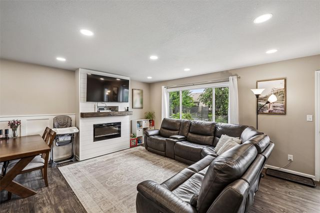 312 SW 50th Street, Ankeny, IA 50023