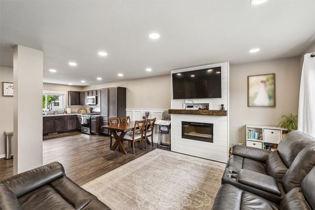 312 SW 50th Street, Ankeny, IA 50023