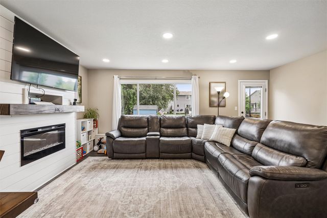 312 SW 50th Street, Ankeny, IA 50023