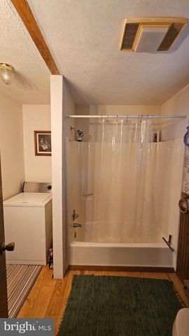 80 TROFTON HOLLOW CT, Great Cacapon, WV 25422