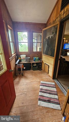 80 TROFTON HOLLOW CT, Great Cacapon, WV 25422