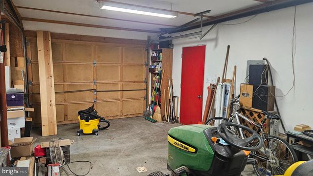 80 TROFTON HOLLOW CT, Great Cacapon, WV 25422