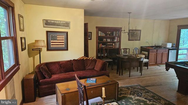 80 TROFTON HOLLOW CT, Great Cacapon, WV 25422