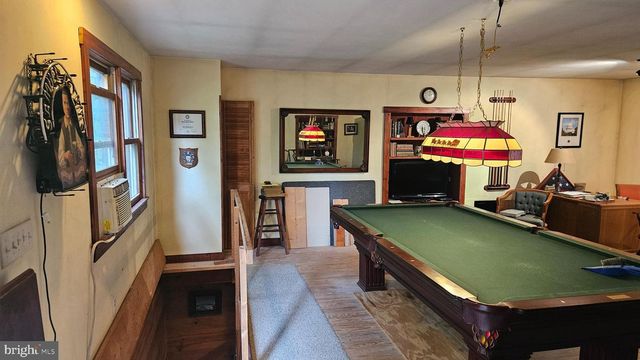 80 TROFTON HOLLOW CT, Great Cacapon, WV 25422