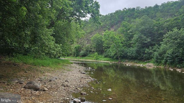 80 TROFTON HOLLOW CT, Great Cacapon, WV 25422