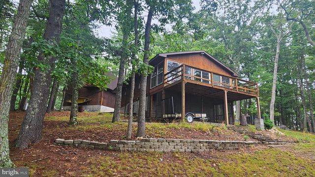 80 TROFTON HOLLOW CT, Great Cacapon, WV 25422