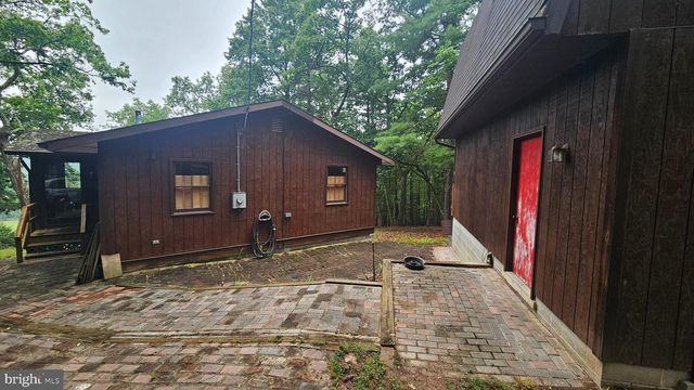 80 TROFTON HOLLOW CT, Great Cacapon, WV 25422