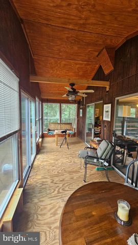 80 TROFTON HOLLOW CT, Great Cacapon, WV 25422