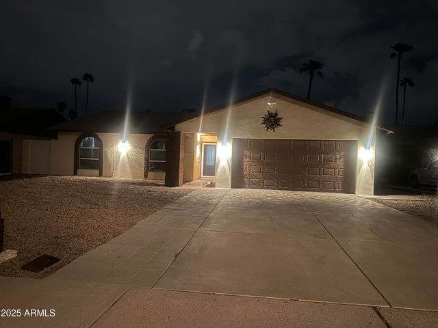 3926 W SAHUARO Drive, Phoenix, AZ 85029