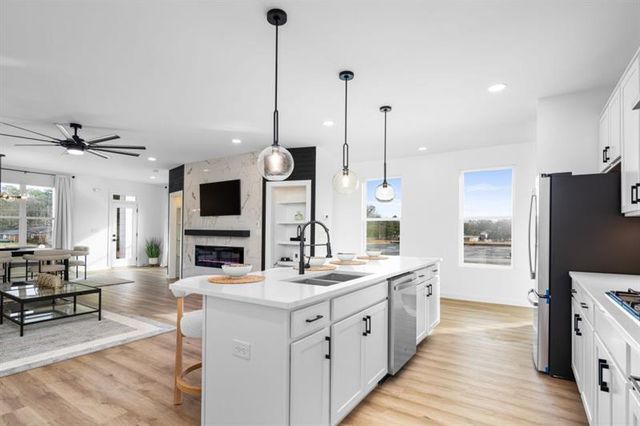 1050 Brookglynn Trace, Decatur, GA 30032
