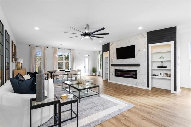 1050 Brookglynn Trace, Decatur, GA 30032