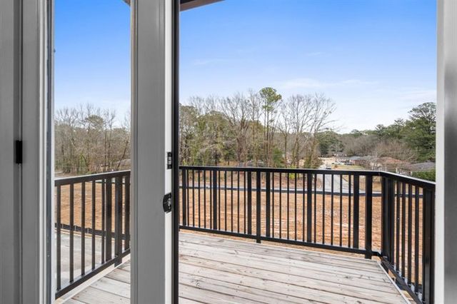 1050 Brookglynn Trace, Decatur, GA 30032
