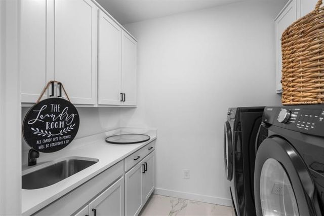 1050 Brookglynn Trace, Decatur, GA 30032