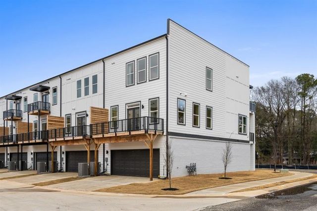1050 Brookglynn Trace, Decatur, GA 30032