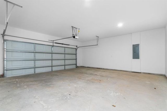 1050 Brookglynn Trace, Decatur, GA 30032