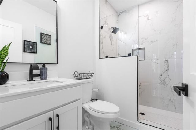 1050 Brookglynn Trace, Decatur, GA 30032