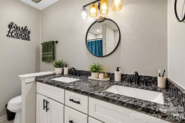 8324 Russell Road, Charlotte, NC 28262