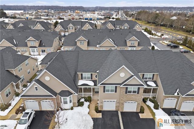 6 Traditions Place, Monroe, NJ 08831