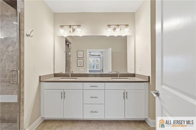 6 Traditions Place, Monroe, NJ 08831