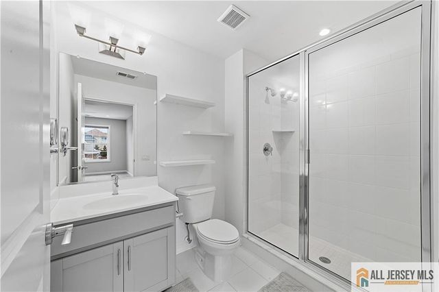 6 Traditions Place, Monroe, NJ 08831