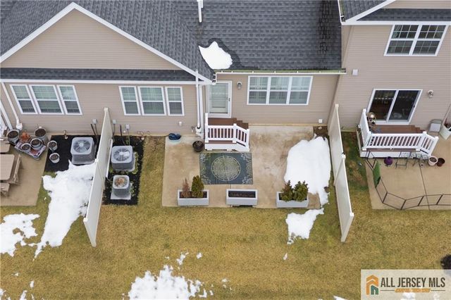 6 Traditions Place, Monroe, NJ 08831