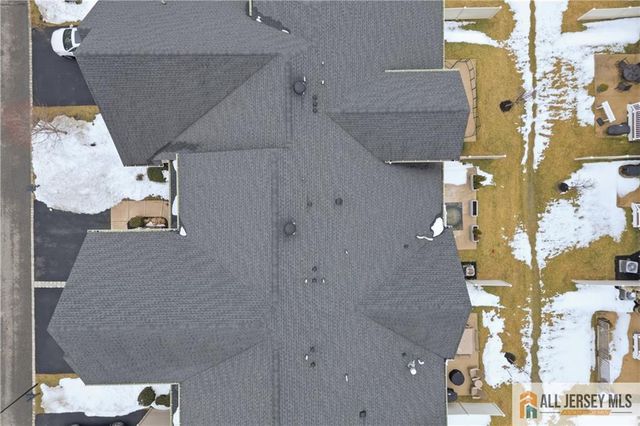 6 Traditions Place, Monroe, NJ 08831