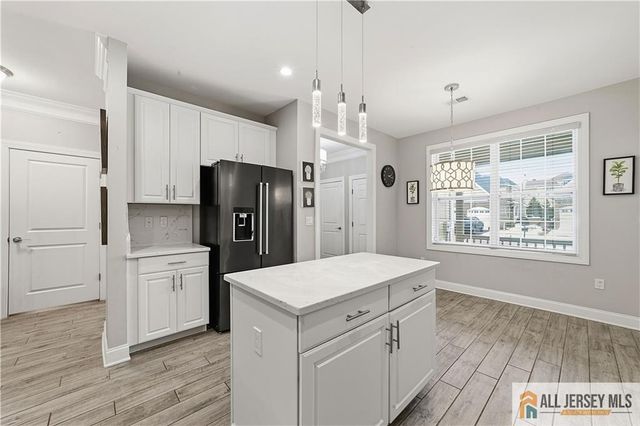 6 Traditions Place, Monroe, NJ 08831