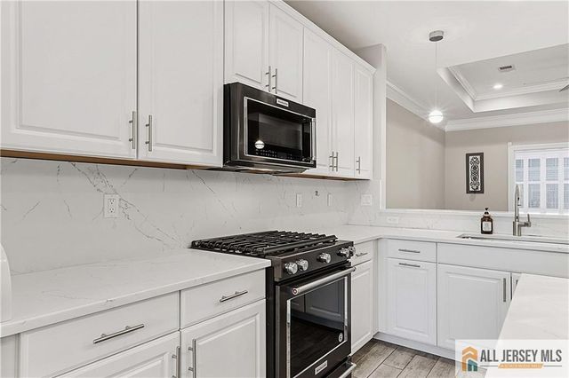 6 Traditions Place, Monroe, NJ 08831