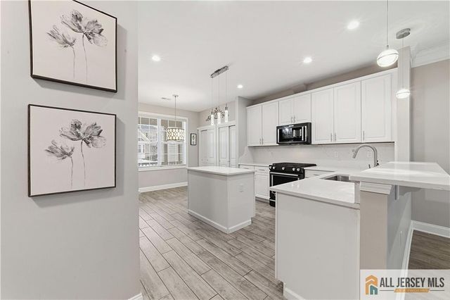 6 Traditions Place, Monroe, NJ 08831