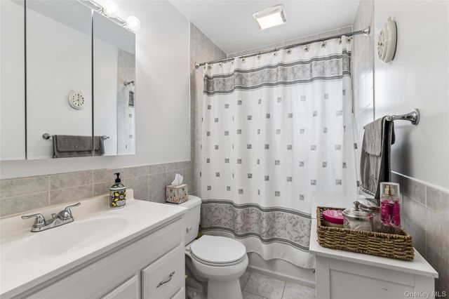 2327 Penatiquit Avenue, Seaford, NY 11783