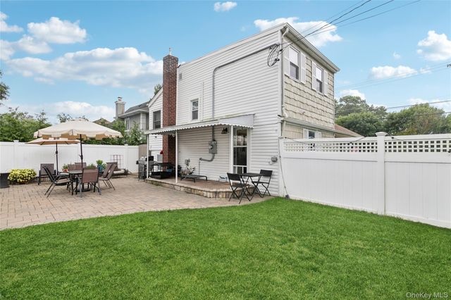 2327 Penatiquit Avenue, Seaford, NY 11783