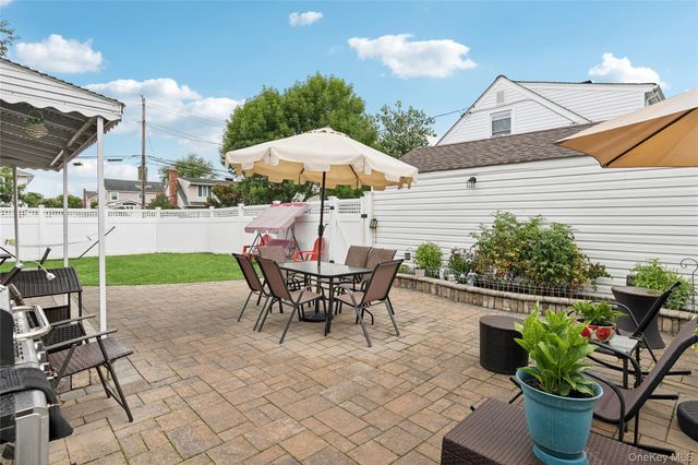 2327 Penatiquit Avenue, Seaford, NY 11783