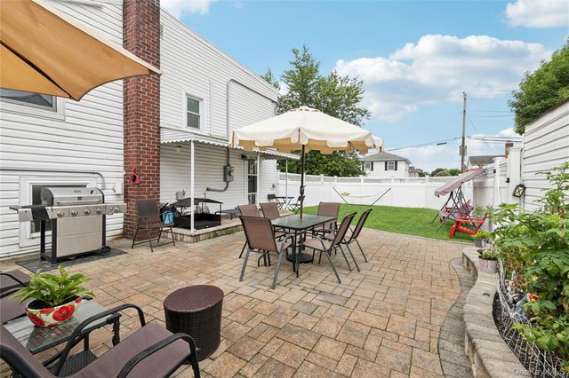 2327 Penatiquit Avenue, Seaford, NY 11783